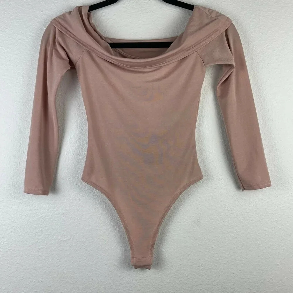 Boohoo Bodysuit Women's Size 2 Off the Shoulder Slinky Long Sleeve Mauve Pink